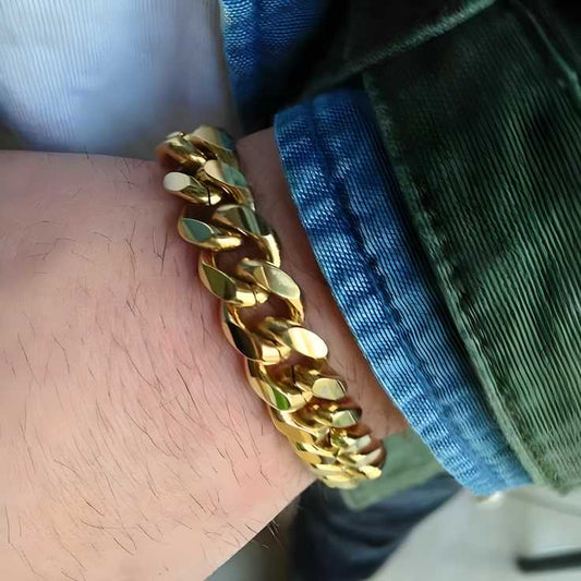 ✨ “Men’s Gold Cuban Link Bracelet – Sleek & Stylish”