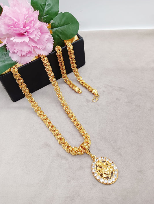 ✨ “Elegant Gold Pendant & Chain for Men – Casual & Stylish”